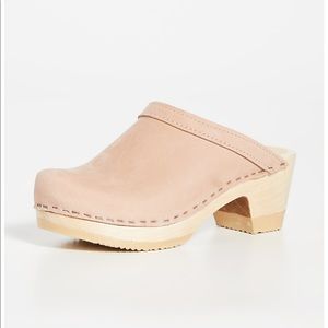 NEW with BOX No. 6 Pink Sand Old School Mid Heel Clogs (Size 40)